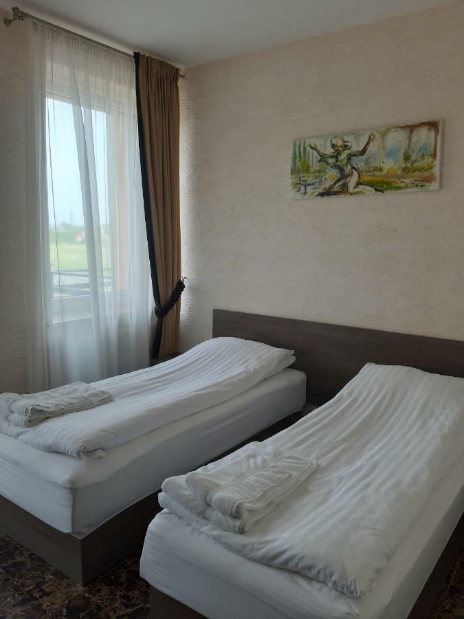 Arka Hotell Mažeikiai Exteriör bild